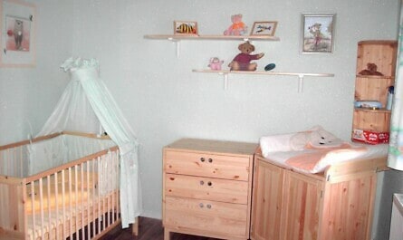 Kinderzimmer mit Wandbelag aus Baumwollputz